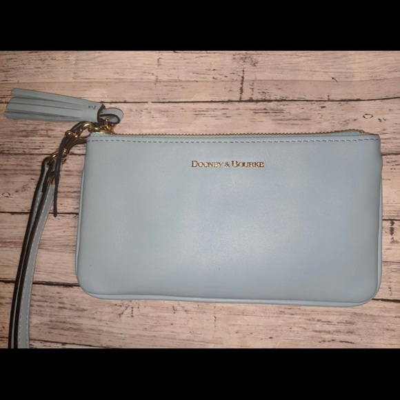 Dooney & Bourke Huntington wristlet - Picture 3 of 4
